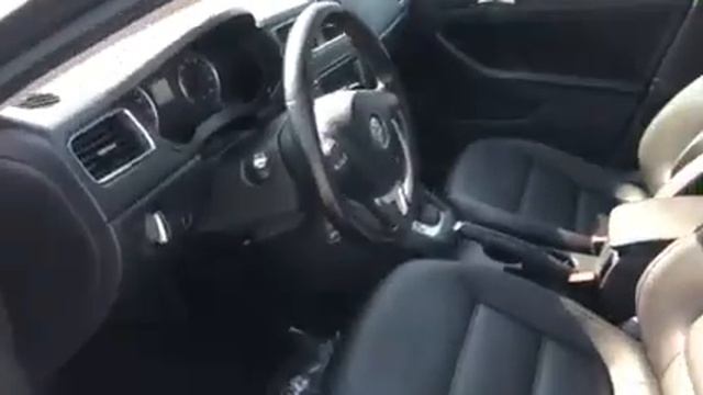 2012 Volkswagen Jetta 2.5L SE 4D смотреть онлайн