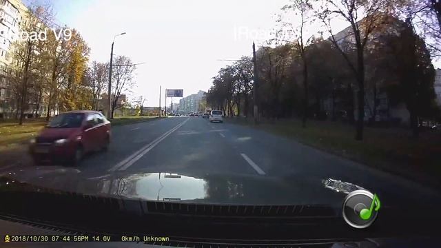 обзор регистраторов IRoad T9f Vs IRoad V9