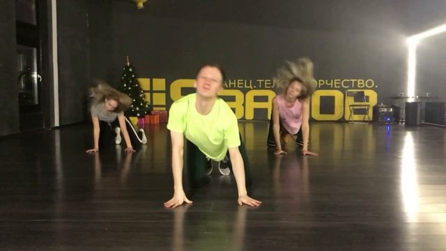 Новое крутое видео - ВОГ от Александра Савчука. Vogue dance. Здорово танцуют вог. смотреть онлайн