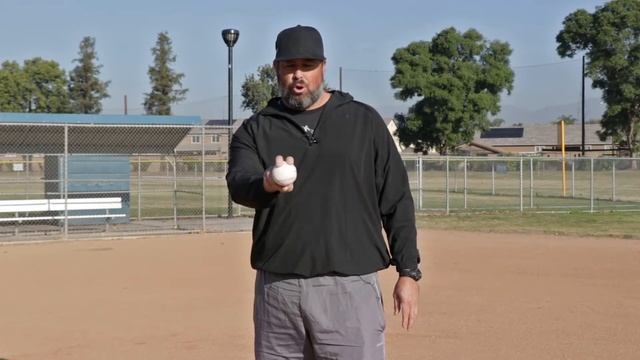How to Grip a 4 Seam Fastball смотреть онлайн