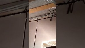 Электропроводка по деревянному перекрытию