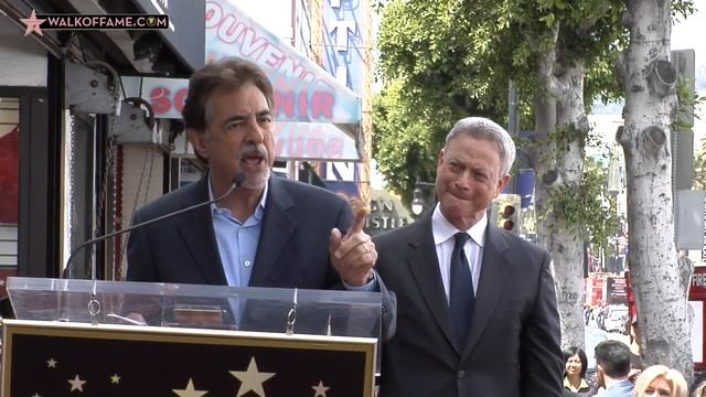 ACTOR GARY SINISE HONORED WITH HOLLYWOOD WALK OF FAME STAR смотреть онлайн