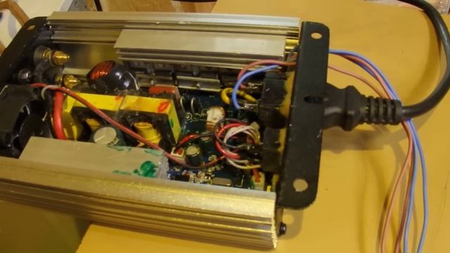 Сгорел грид инвертор, из за скачков гос сети. Что выгорело смотрите в видео