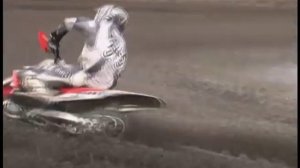 Узнай Секреты Скоростных Поворотов в Мотокроссе!