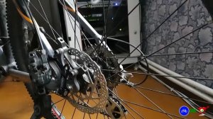 Замена тормозных колодок, в дисковых тормозах велосипеда.