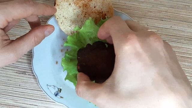 Губка Боб готовит крабсбургер!Spongebob preparing the Krabby Patty смотреть онлайн
