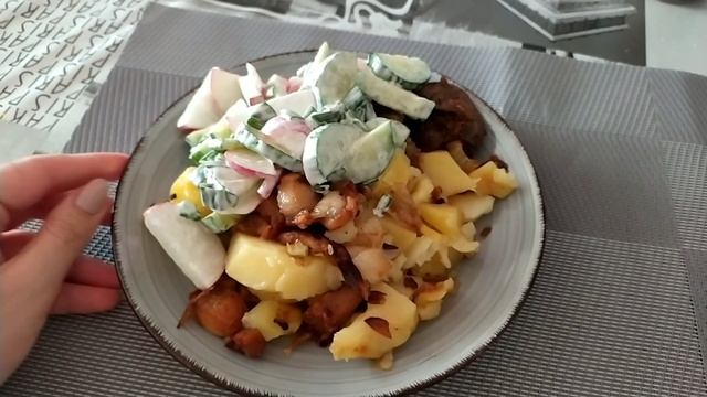 VLOG/ Продуктовые покупки/ Продолжаю уборку в огороде смотреть онлайн