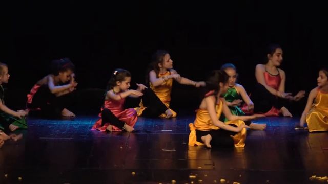Cham Cham - danse créative indienne & Bollywood pour les enfants смотреть онлайн