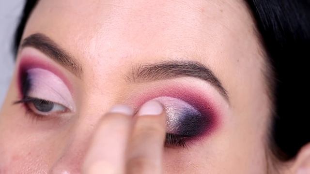 GLAM Smokey Cut Crease Eye Makeup Tutorial смотреть онлайн