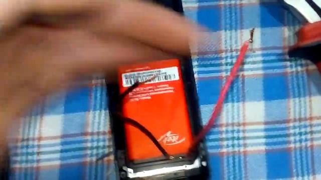 Как зарядить телефон если у него сломано гнездо для зарядки и вы не можете его зарядить. смотреть онлайн