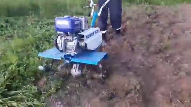 Мотоблок Нева МБ-2 с двигателем Yamaha MX 200 смотреть онлайн