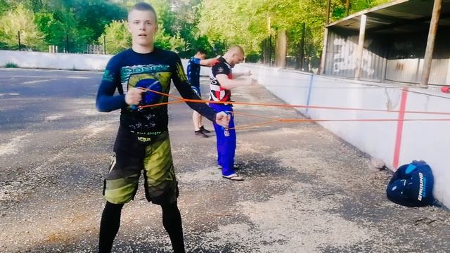 Тренировка борцов во время карантина смотреть онлайн
