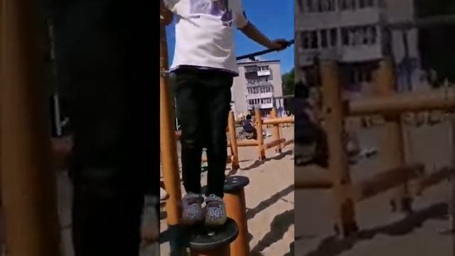 Новая площадка в нашем дворе смотреть онлайн