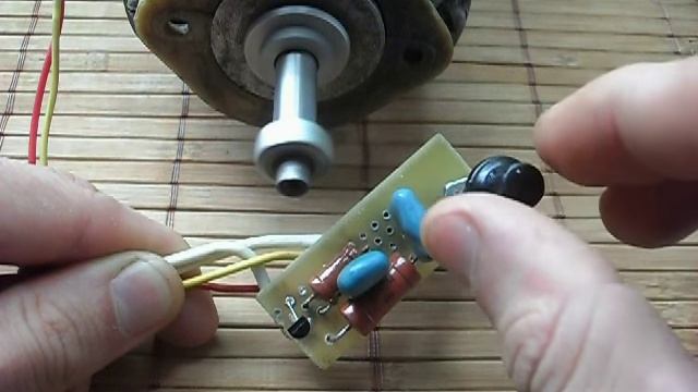 Простой регулятор вращения электродвигателя 220 вольт с обратной связью смотреть онлайн