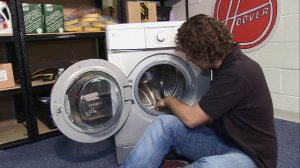 Как заменить подъемники белья в барабане стиральных машин LG.