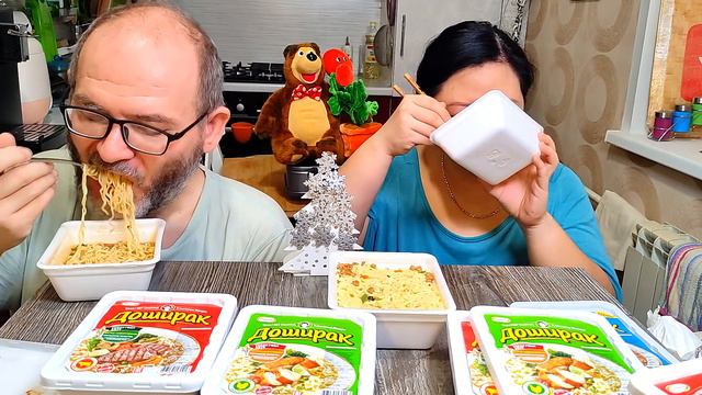 Челендж с Казахом Мадияром! По 5 ДОШИРАКОВ осилим, как думаете? Заходите, болейте за нас! смотреть онлайн