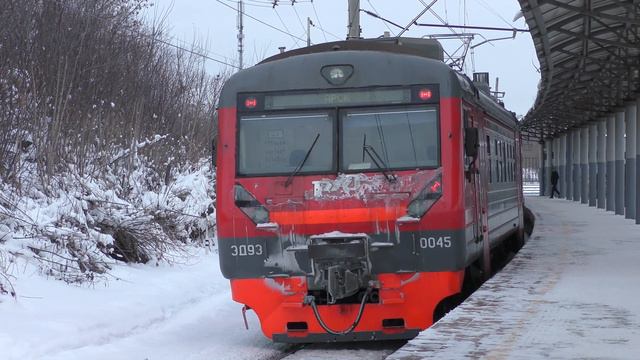 Электропоезд ЭД9Э-0045 смотреть онлайн
