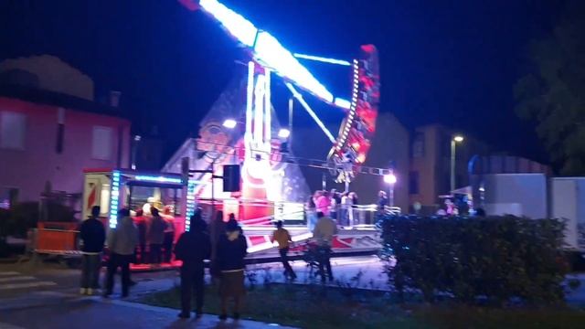 Карусели. Праздник всех святых. Вечерняя прогулка. #97# смотреть онлайн