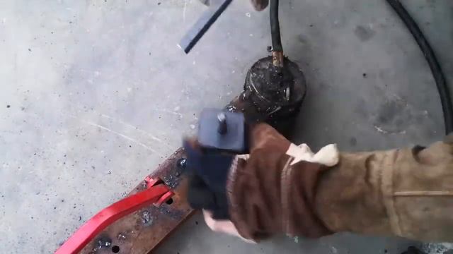 Сделал себе мини сваебойную машину для хозяйства смотреть онлайн