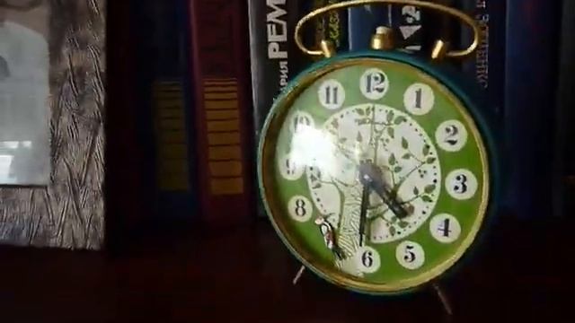 Будильник "Янтарь" дятел стучит по дереву смотреть онлайн