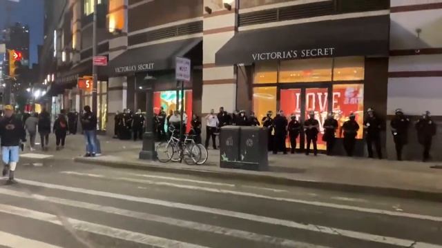 BLVCK GLORIA - TIMÊ смотреть онлайн