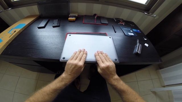 MacBook Pro 16 2019 VRM cooling mod, ready for gaming смотреть онлайн