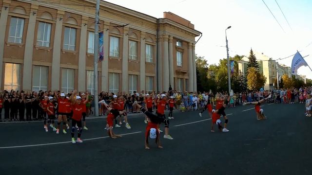 Танцевальный батл День Шахтера Макеевка Элегия смотреть онлайн