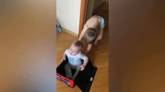 СЕМЕЙНЫЙ АРХИВ. Шендель Степан Игоревич: 1 год. Видео на первый день рождение!🥳 смотреть онлайн