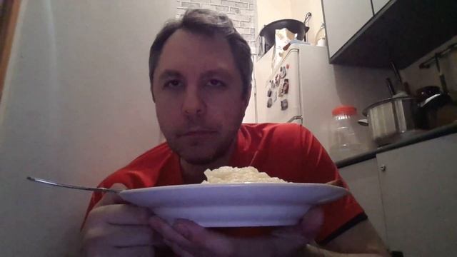 МУКБАНГ. КУШАЮ КАРТОШКУ ПЮРЕ С КОПЧЁННОЙ СКУМБРИЕЙ И СЕЛЁДОЧКОЙ смотреть онлайн