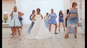 Флешмоб на свадьбе! Невеста танцует с подружками! Танец невесты! Флешмоб от невесты на свадьбе
