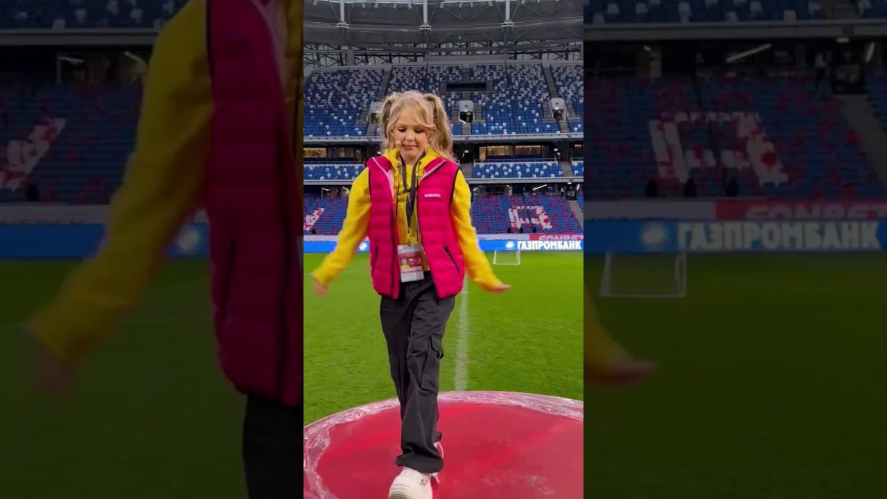 Дочка выступила на стадионе! смотреть онлайн