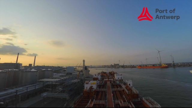 HYPERLAPSE | Port of Antwerp, Belgium смотреть онлайн