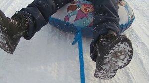 Привязал ватрушку к электросамокату! Летний-зимний экстрим! #покатушкипоснегу #электросамокат #снег