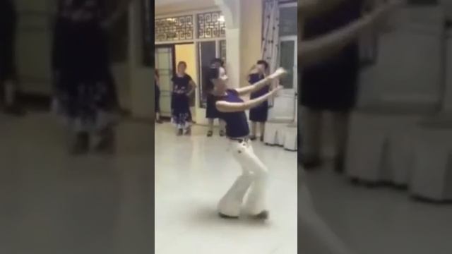 Красивый танец смотреть онлайн