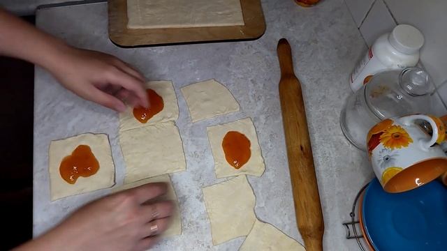 Готовим слойки с повидлом/простой рецепт, ну очень вкусно смотреть онлайн