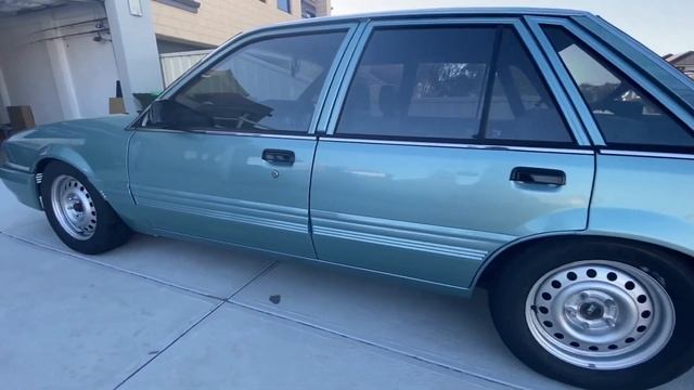 1986 Holden VL Commodore Turbo || Walk around/montage смотреть онлайн