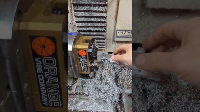 Cheap Mill, Expensive Vise #orangevise #tormach смотреть онлайн