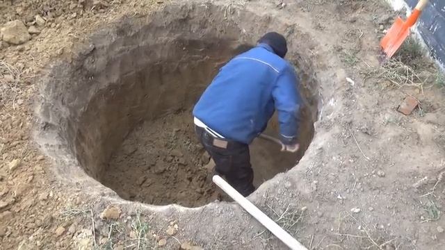 Копаю яму сливную круглую с переливом. смотреть онлайн