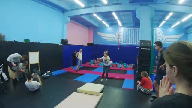Прыжки в длинну БАТУТИЯ Симферополь смотреть онлайн