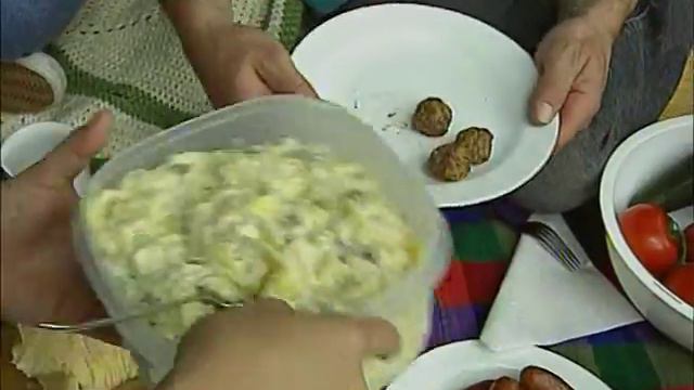 Deutsch lernen mit Jens und seinen Freunden, Folge 2 - Wir machen Picknick смотреть онлайн