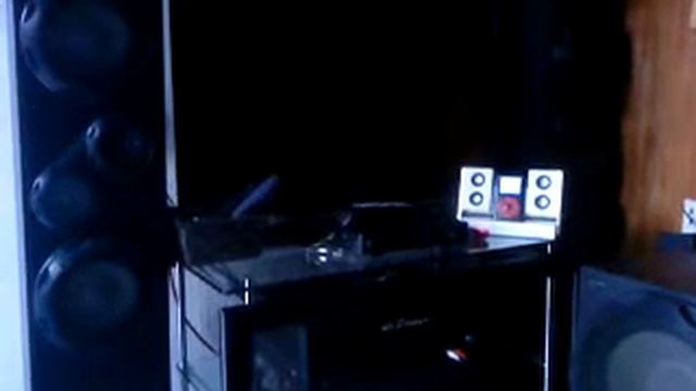 Yamaha RX-V371 plays Voltes V Ending Theme.... смотреть онлайн