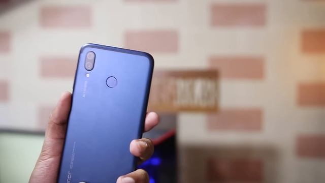 Honor Play Review | Gaming Beast Mid Range Camera! смотреть онлайн