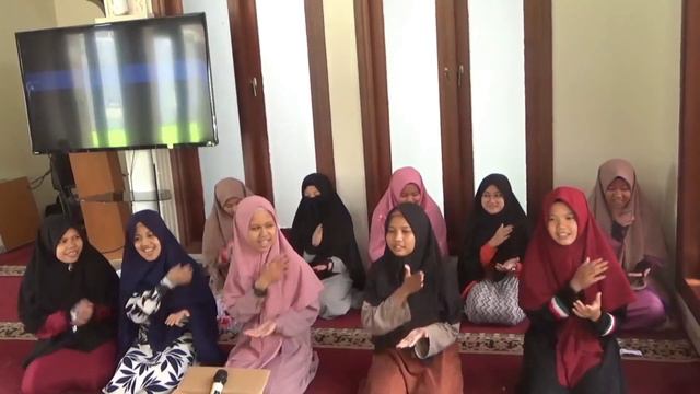 YEL-YEL SANTRIWATI UNIK & KREATIF смотреть онлайн