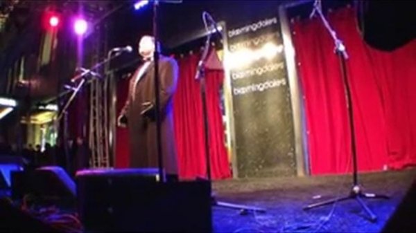 Paul sings Caruso at Bloomingdales, New York, 19th Nov., 07