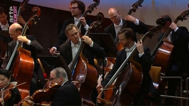 Antonin Dvorák - Slavonic Dance op 72, Nr. 2, Berliner Philharmoniker, Silvesterkonzert 2018 смотреть онлайн