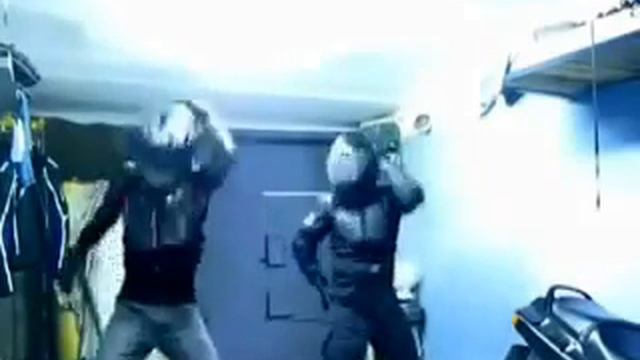 Зажгли в гараже смотреть онлайн