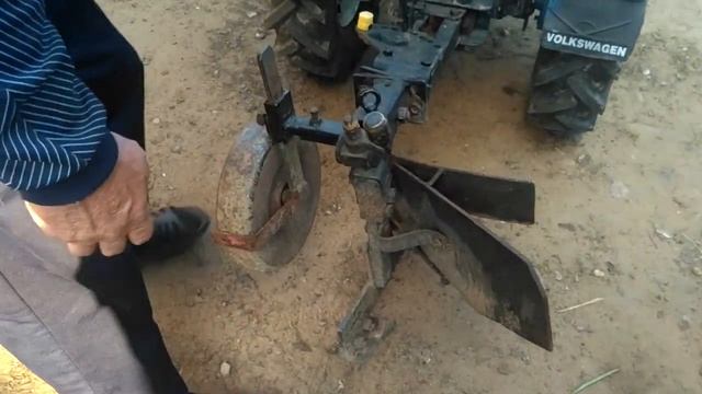 Трёхколёсный Мотоблок МТЗ-13. ОБЗОР ПЛУГА смотреть онлайн