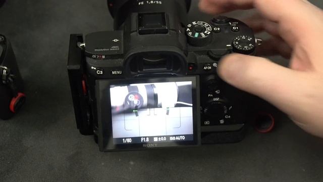sony a7iii/A7R3/A9 : turning video record button OFF and moving in photo mode смотреть онлайн