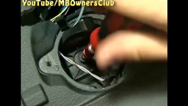 Mercedes-Benz GLK | Removal & Installation of the instrument panel (Model 204.9) смотреть онлайн