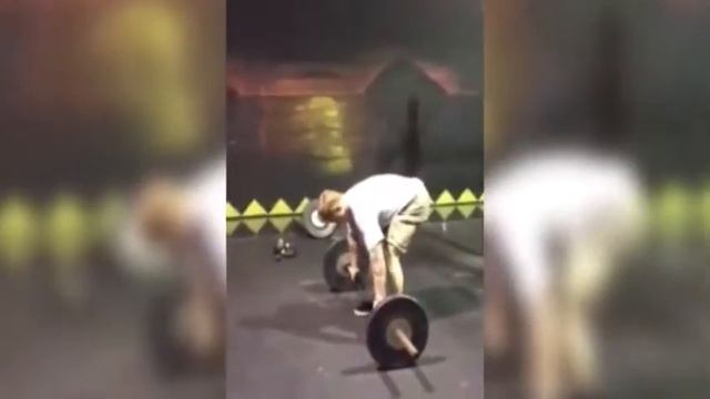 Пьяный "глаза залил": не видно ни зги! смотреть онлайн
